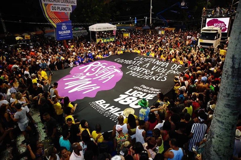 Abram alas pra elas: Xô Assédio e Pipoca das Pretas desfilam na segunda de Carnaval