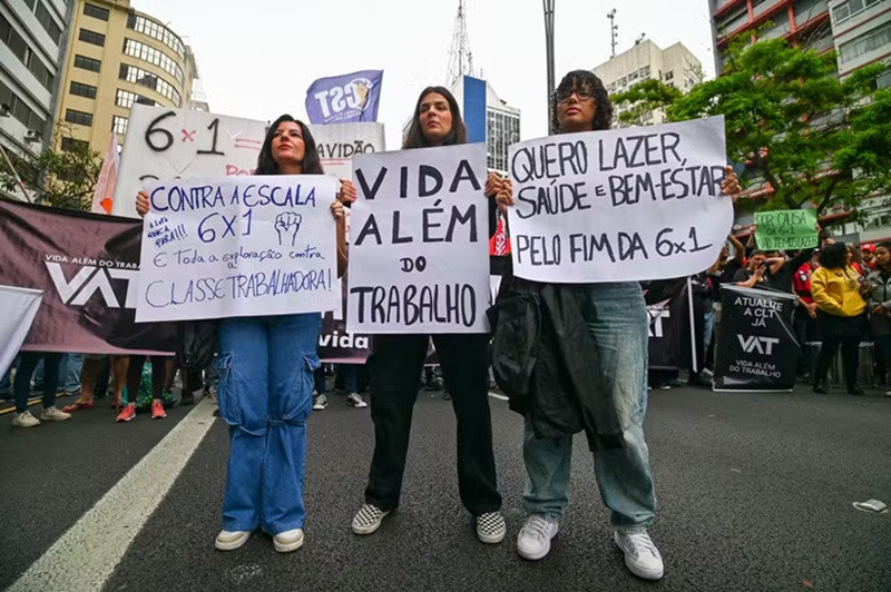 Pesquisa: 65% dos brasileiros apoiam fim da Escala 6x1