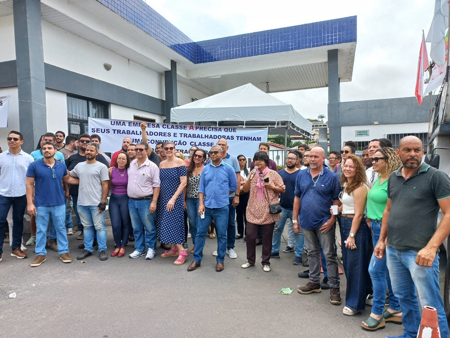 SINTRACOM lidera greve dos servidores da Conder por respeito aos acordos