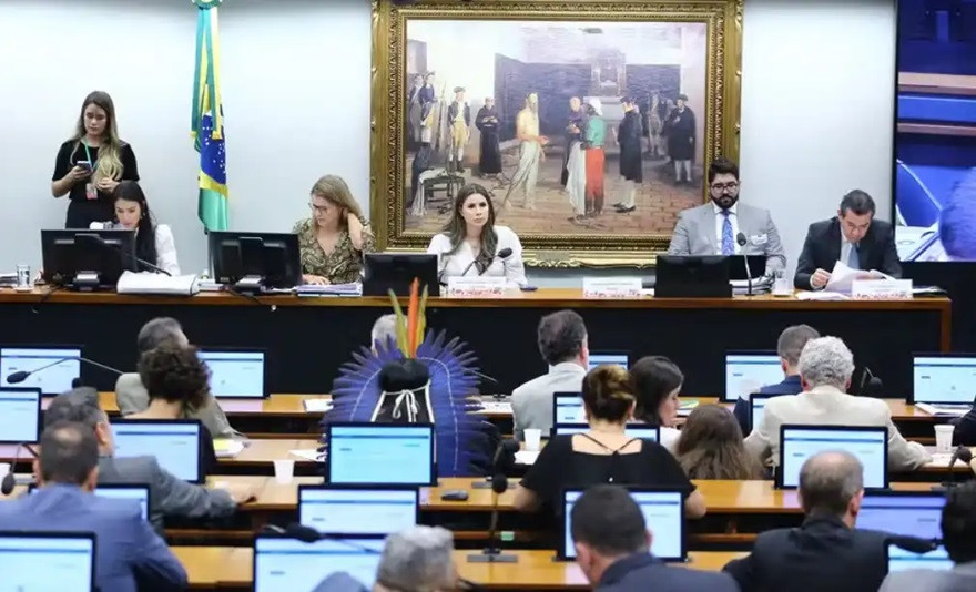 Diap alerta sindicatos: propostas sobre reforma sindical ficam com a direita na Câmara