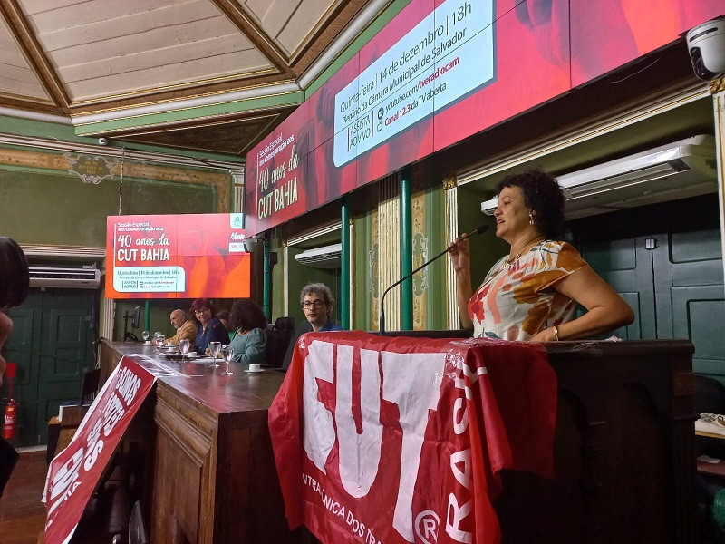 Rosa de Souza destaca unidade das centrais em sessão pelos 40 anos da CUT