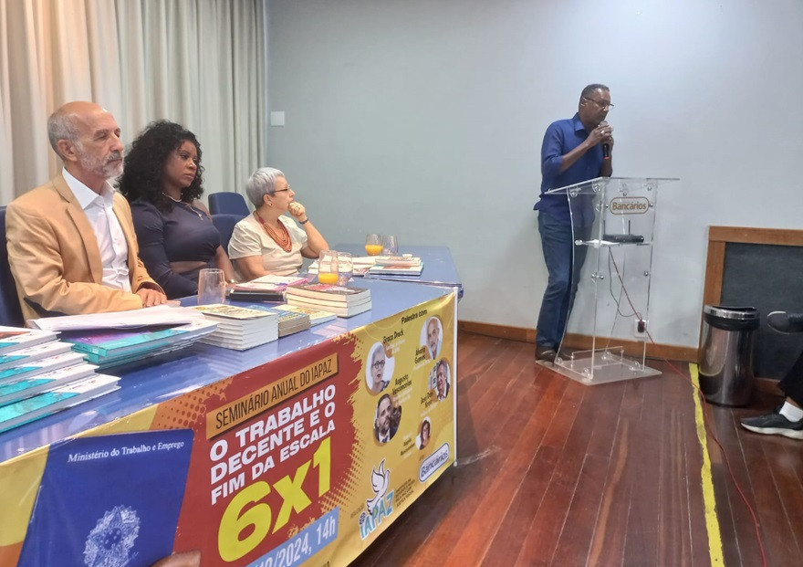Em seminário do IAPAZ, CTB destaca fim da Escala 6x1 com bandeira prioritária