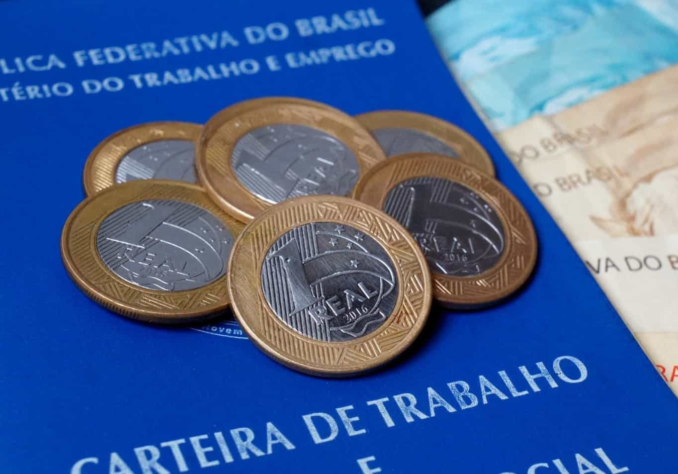 Com Bolsonaro no poder, Brasil tem o pior salário mínimo em 16 anos