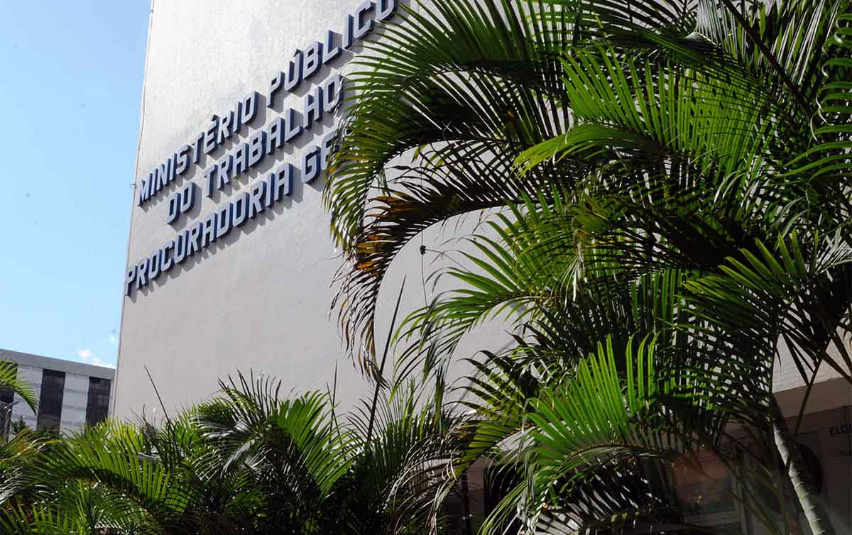 MPT aprova demissão de quem não quiser se vacinar
