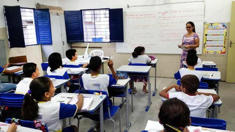 Retorno às aulas após pandemia traz apreensão aos trabalhadores e trabalhadoras em educação