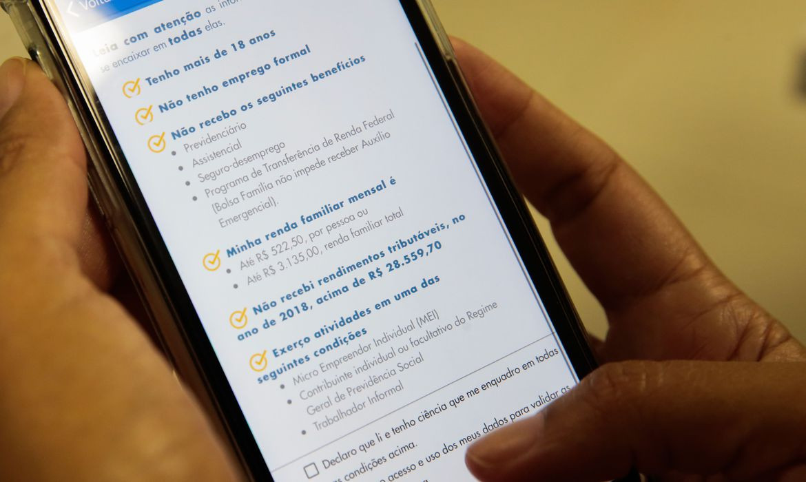 Auxílio emergencial já beneficiou metade dos brasileiros