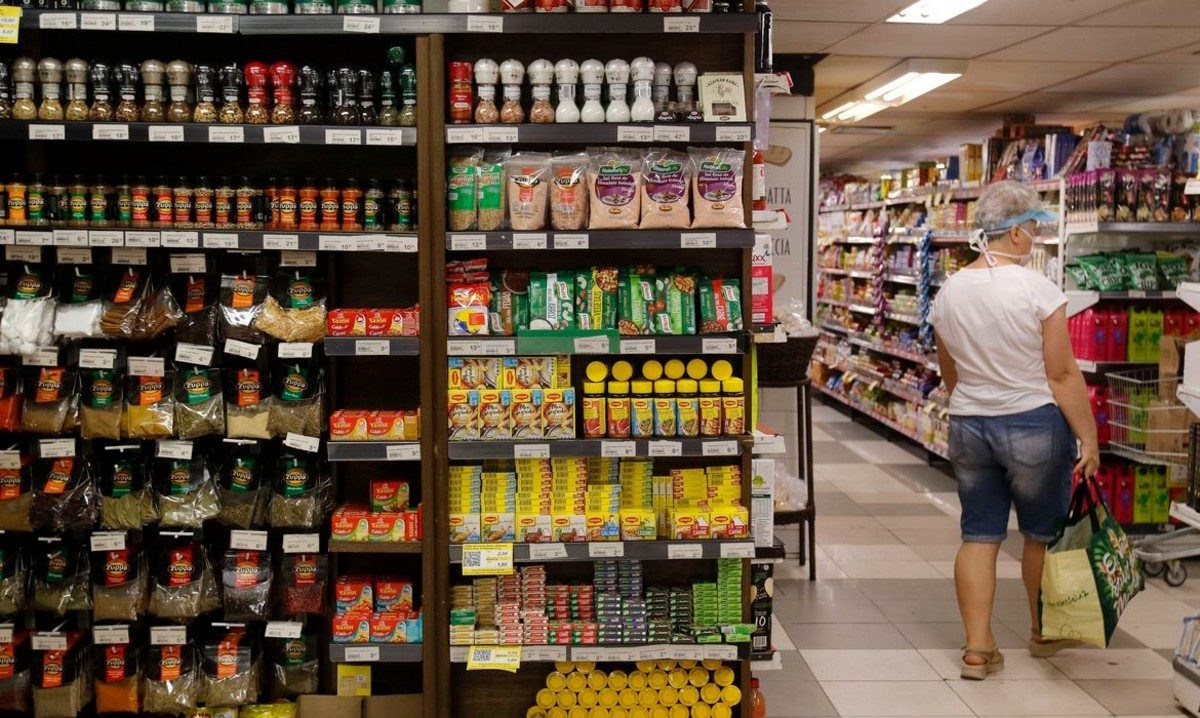 Inflação para famílias de renda mais baixa sobe em novembro