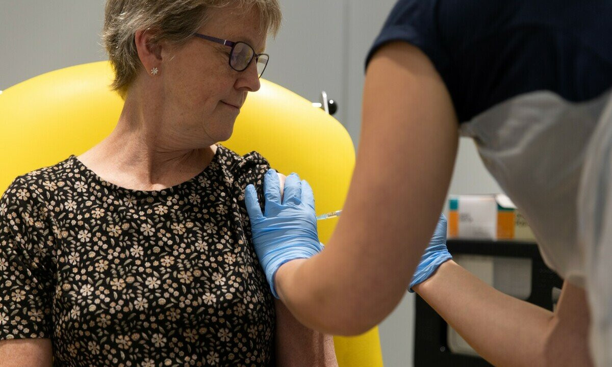 Câmara pode obrigar governo a comprar vacinas contra Covid-19